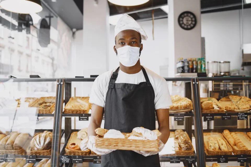 Khay bánh mì mới ra lò